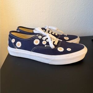 Vans Authentic Navy Blue Embroidered Daisy Sneakers Men’s 7.5 EU 40.5